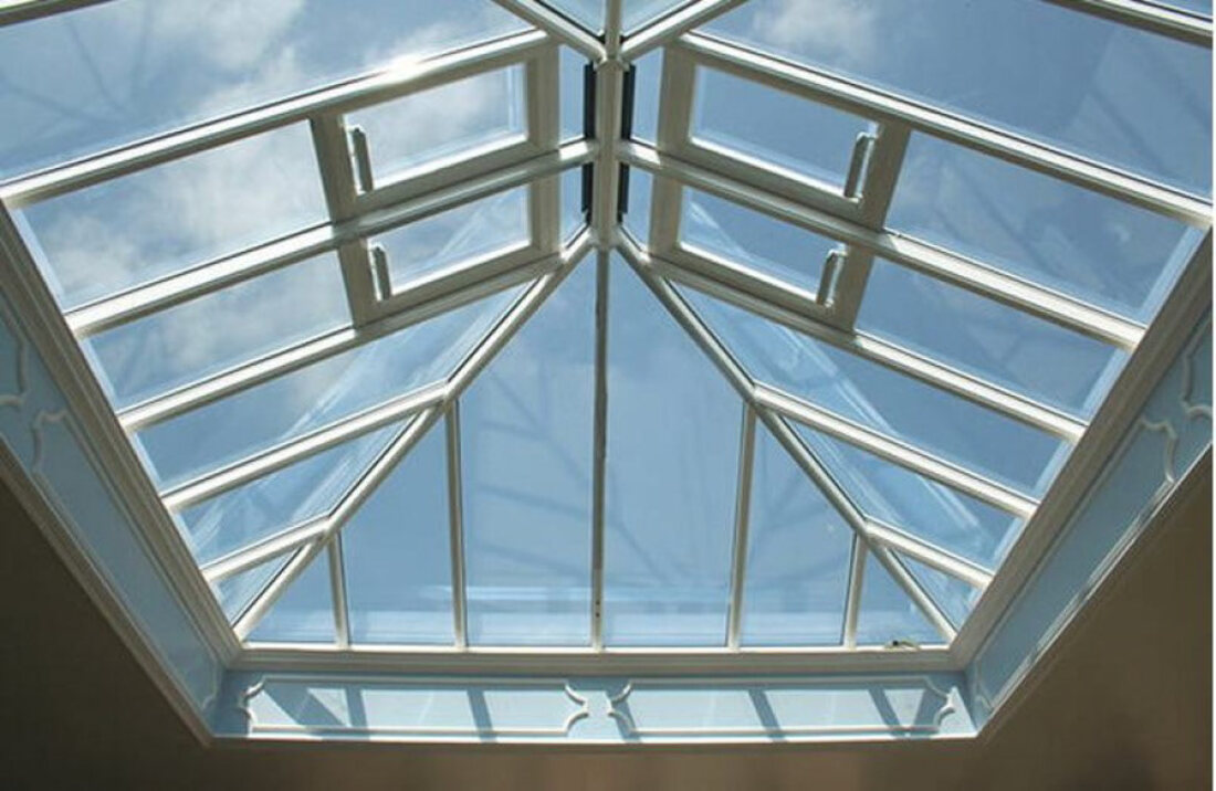 Giếng trời nhà phố vật liệu polycarbonate