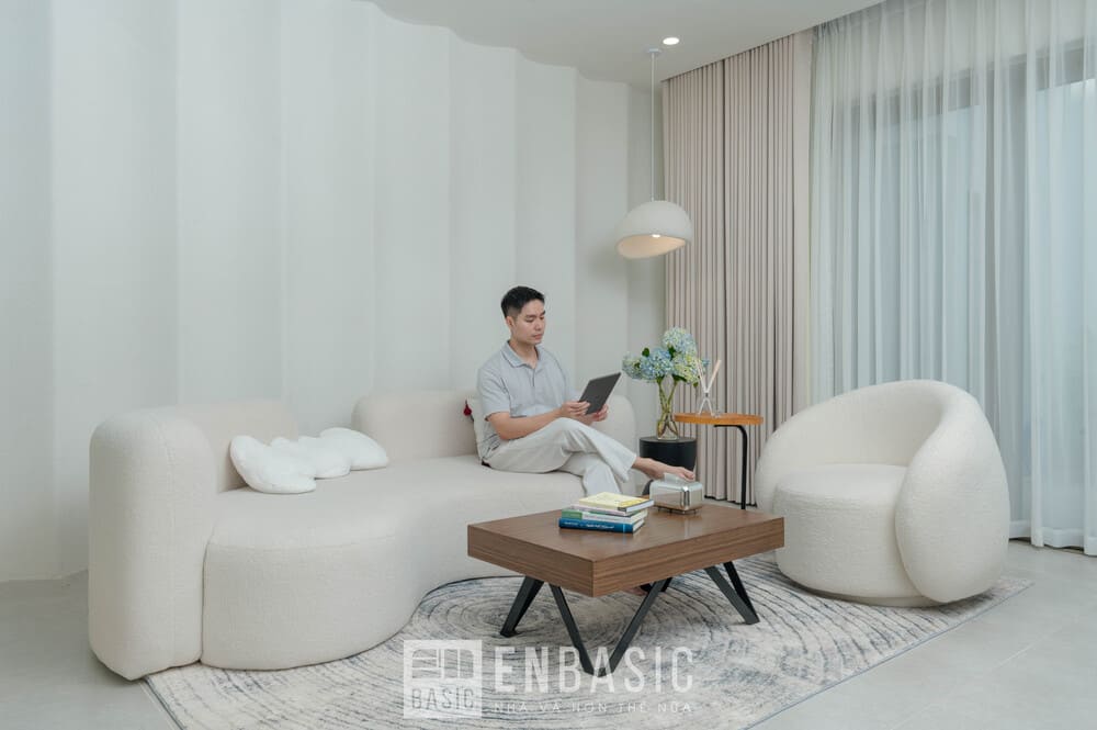 Ưu tiên nội thất và sơn tường màu sáng 